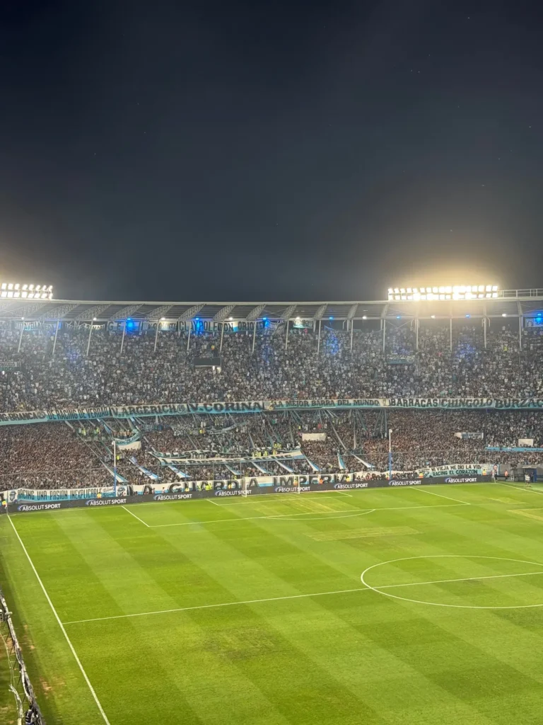 Una partita di notte, dalla tribuna. Novembre 2024.