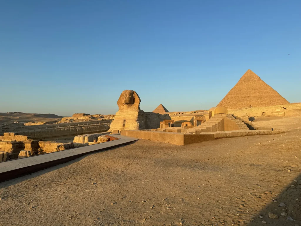 La Sfinge e la piramide di Chefren. Ottobre 2023.