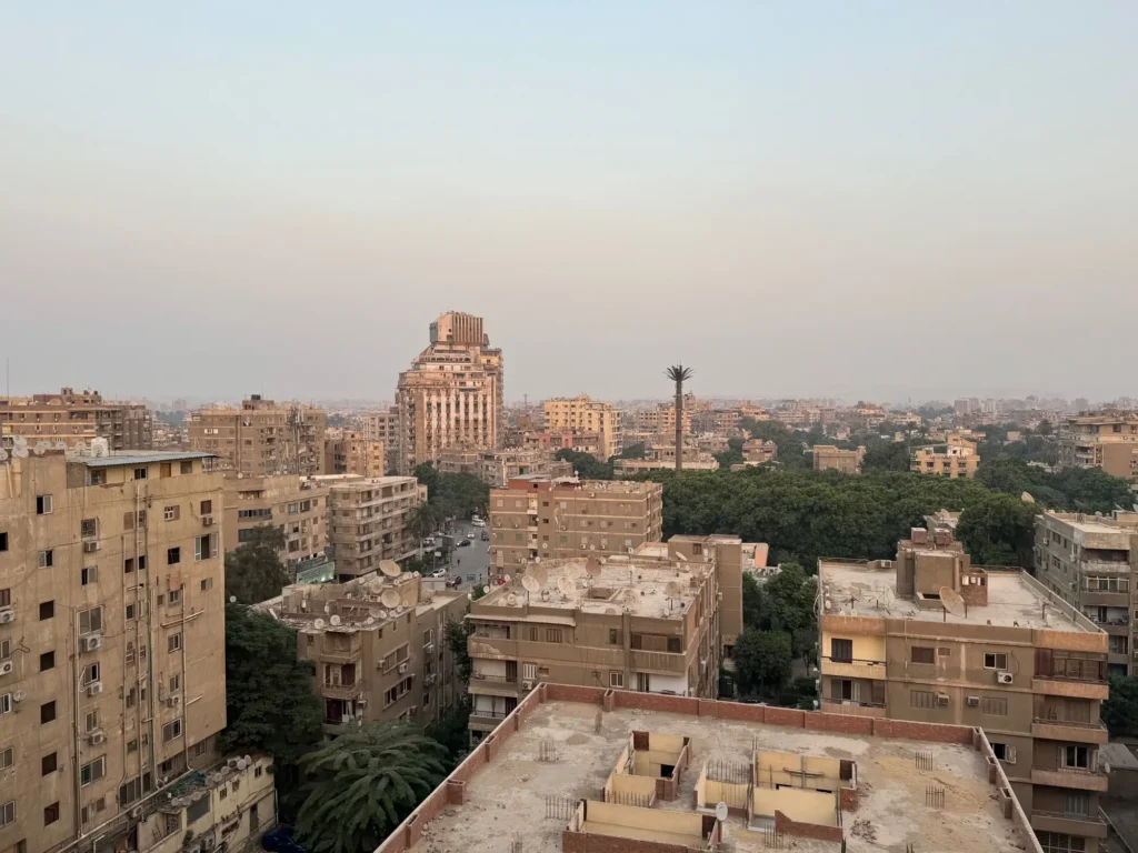 I tetti del Cairo al tramonto. Ottobre 2023.