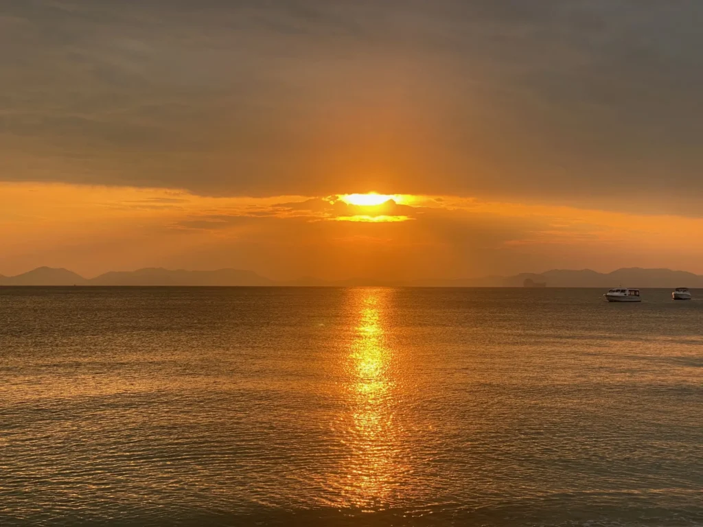 Tramonto sulle Andamane, Krabi, gennaio 2023
