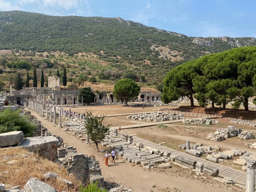 La via dei Cureti, dall’alto di Efeso. Agosto 2022.