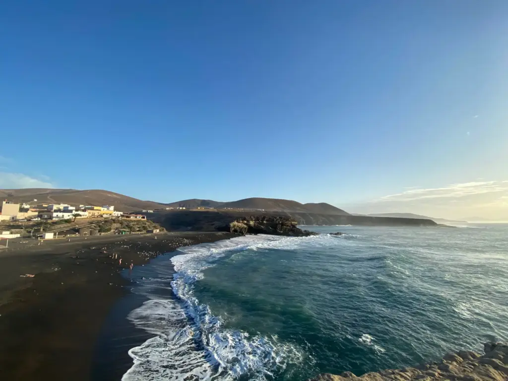 La spiaggia nera di Ajuy, novembre 2020