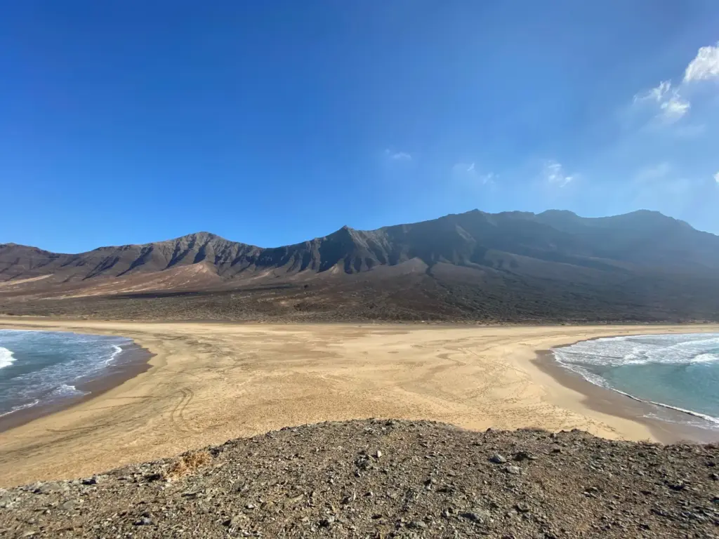 La spiaggia di Cofete e il massiccio di Jandía, gennaio 2021