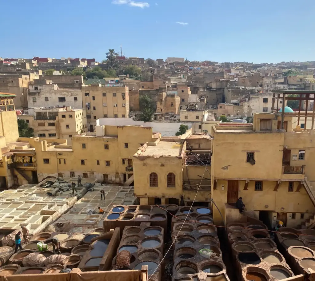 Le vasche delle concerie di Fès viste dall'alto, dicembre 2022