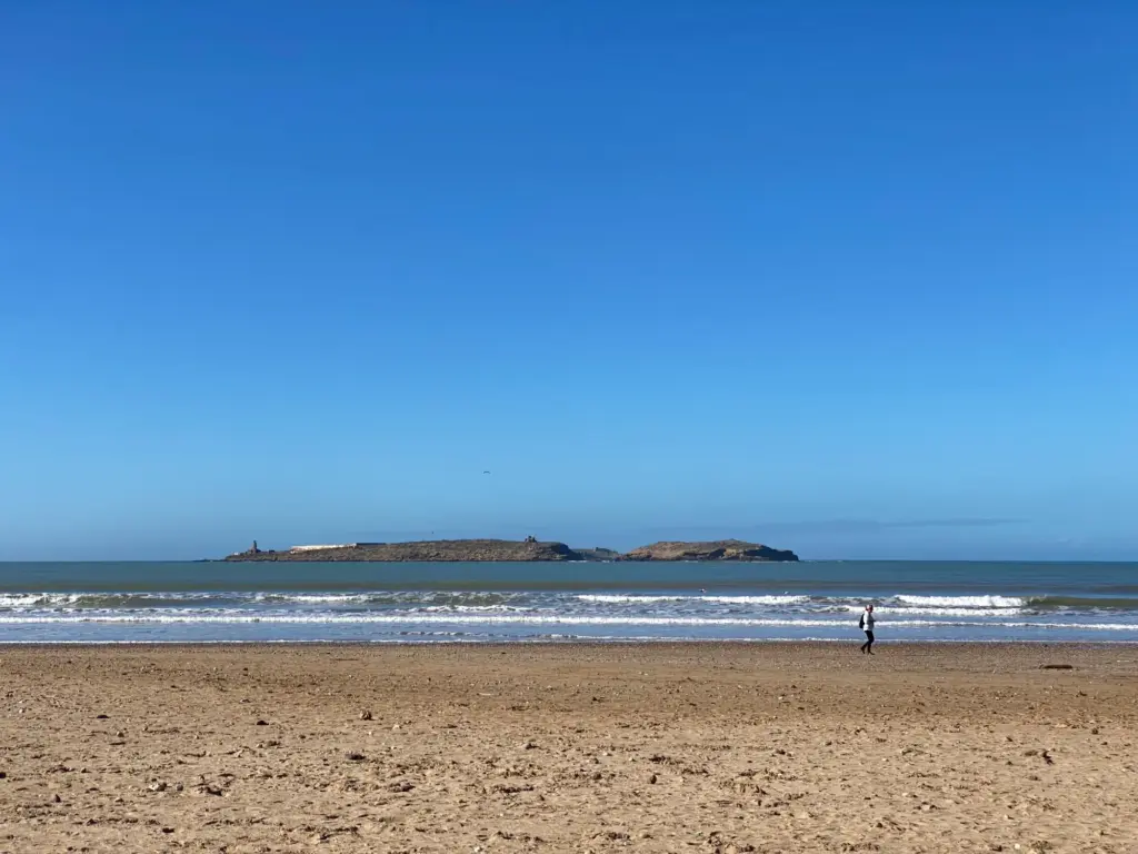 La spiaggia di Essaouira con le isole di Mogador, dicembre 2022