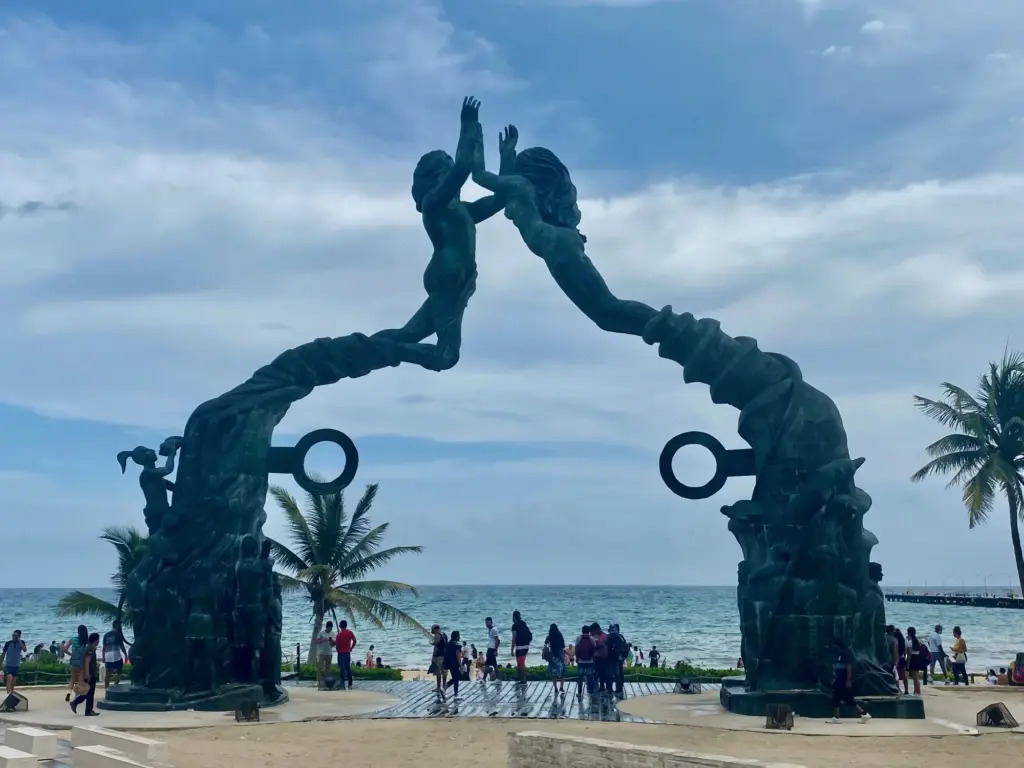 Il Portal Maya sulla spiaggia di Playa del Carmen, ottobre 2021