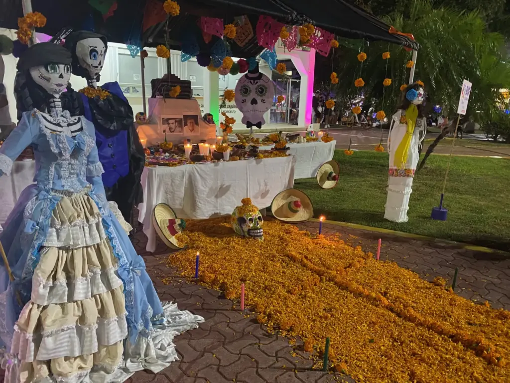 Un altare del Día de Muertos a Playa del Carmen, 2 novembre 2021